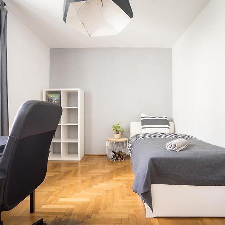 Oomph Warsaw Central 3-Bedroom Flat Exterior photo