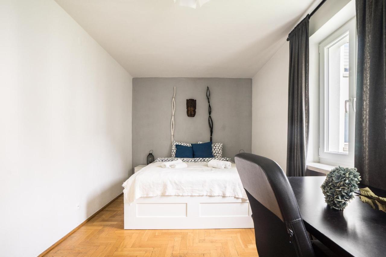 Oomph Warsaw Central 3-Bedroom Flat Exterior photo