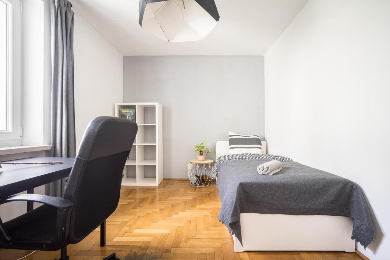 Oomph Warsaw Central 3-Bedroom Flat Exterior photo