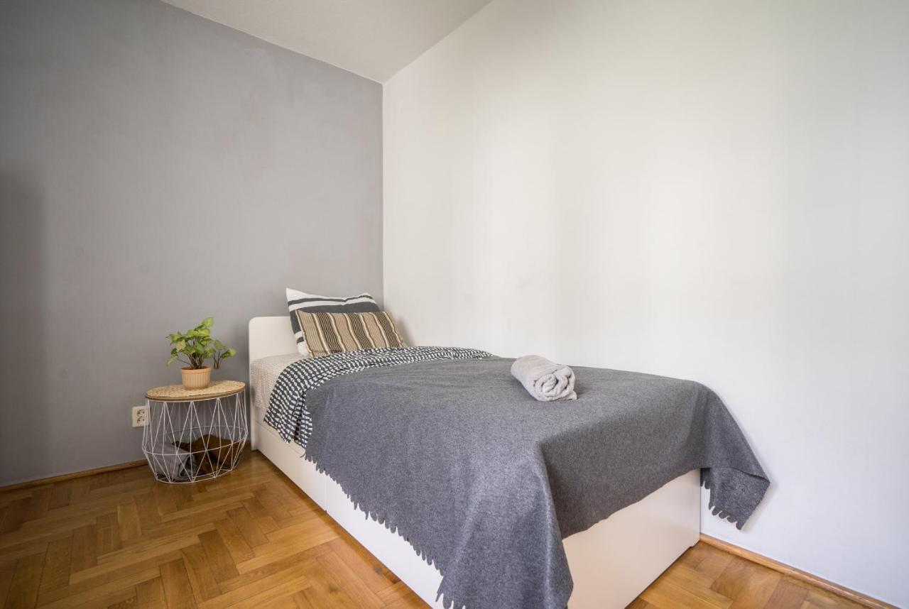 Oomph Warsaw Central 3-Bedroom Flat Exterior photo