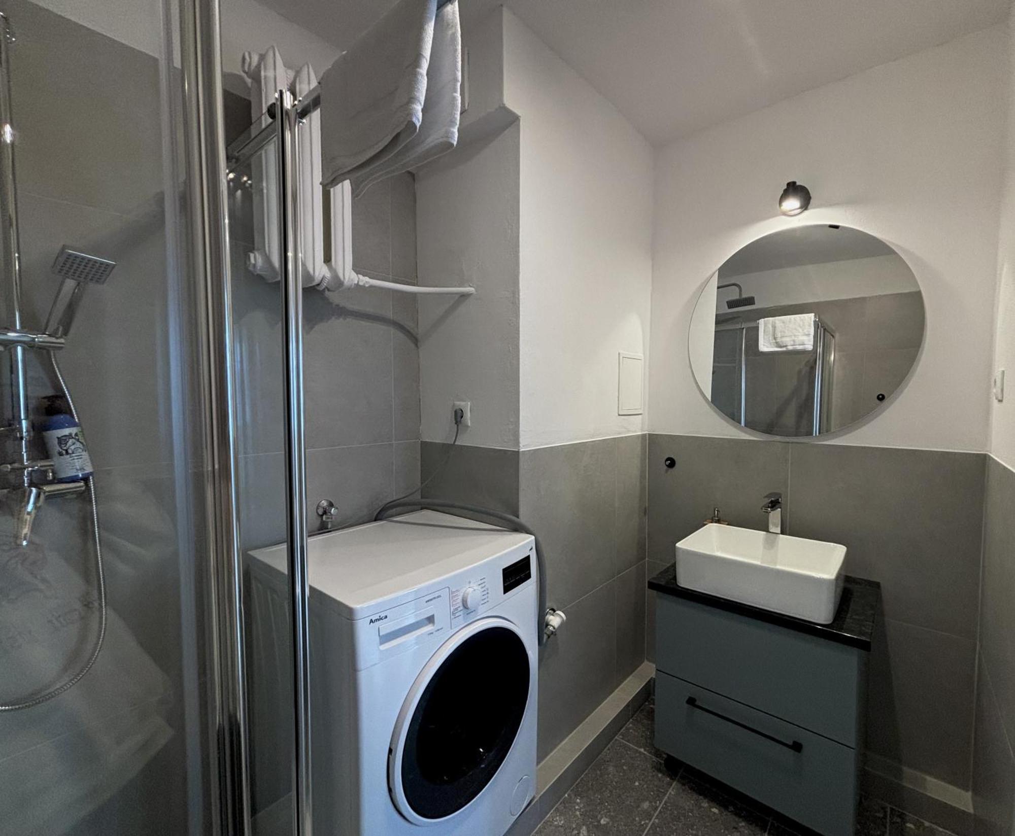 Oomph Warsaw Central 3-Bedroom Flat Exterior photo